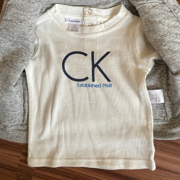 CALVIN Klein Top and Quilted Vest Size 12M - Picture 4 of 11